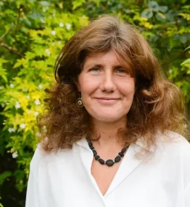 Dr Rebecca Avern